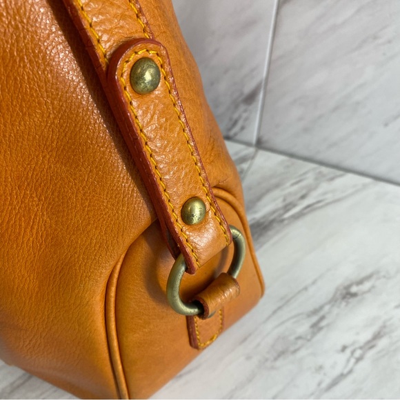 Tod’s hobo style purse all leather camel color - Picture 9 of 16